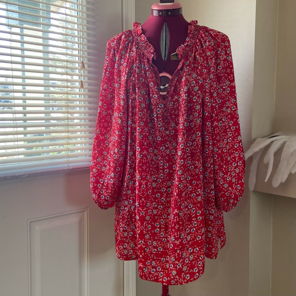 Max Edition women red floral bell sleeves, frilled vneck blouse. Size 1X. Used.
